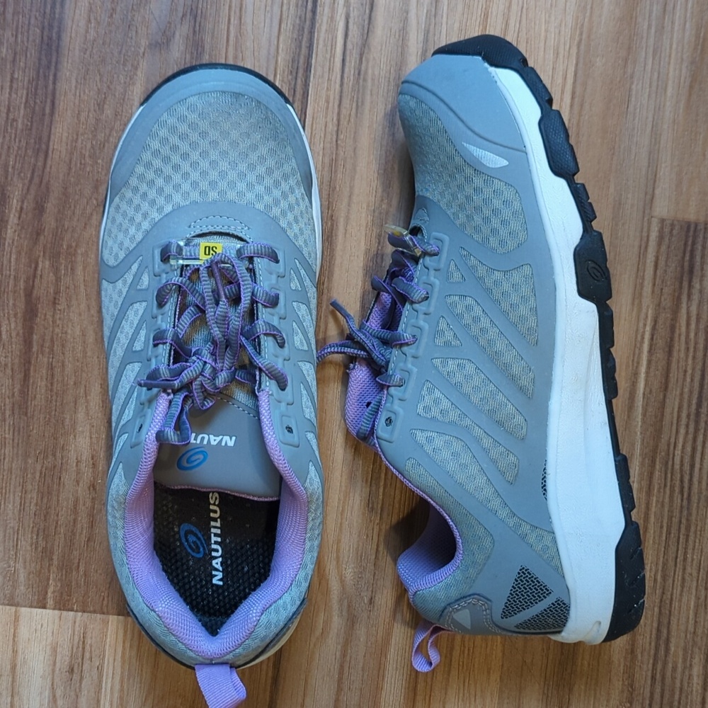 Nautilus Women's Purple & Gray Carbon Fiber Safety Toe Shoes Size 9